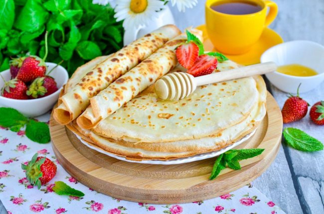 Млинці на молоці з яйцями тонкі