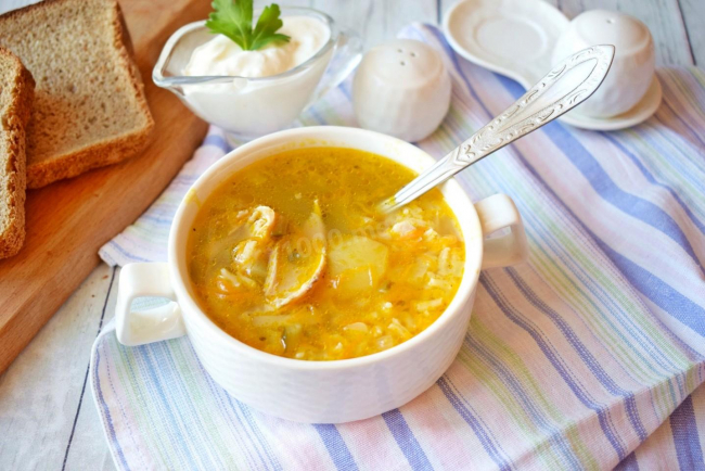 Розсольник із рисом класичний