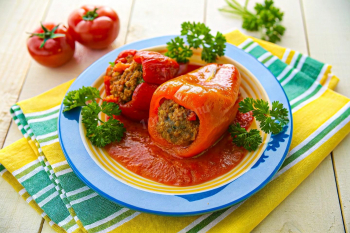 Перець фарширований м'ясом і рисом класичний
